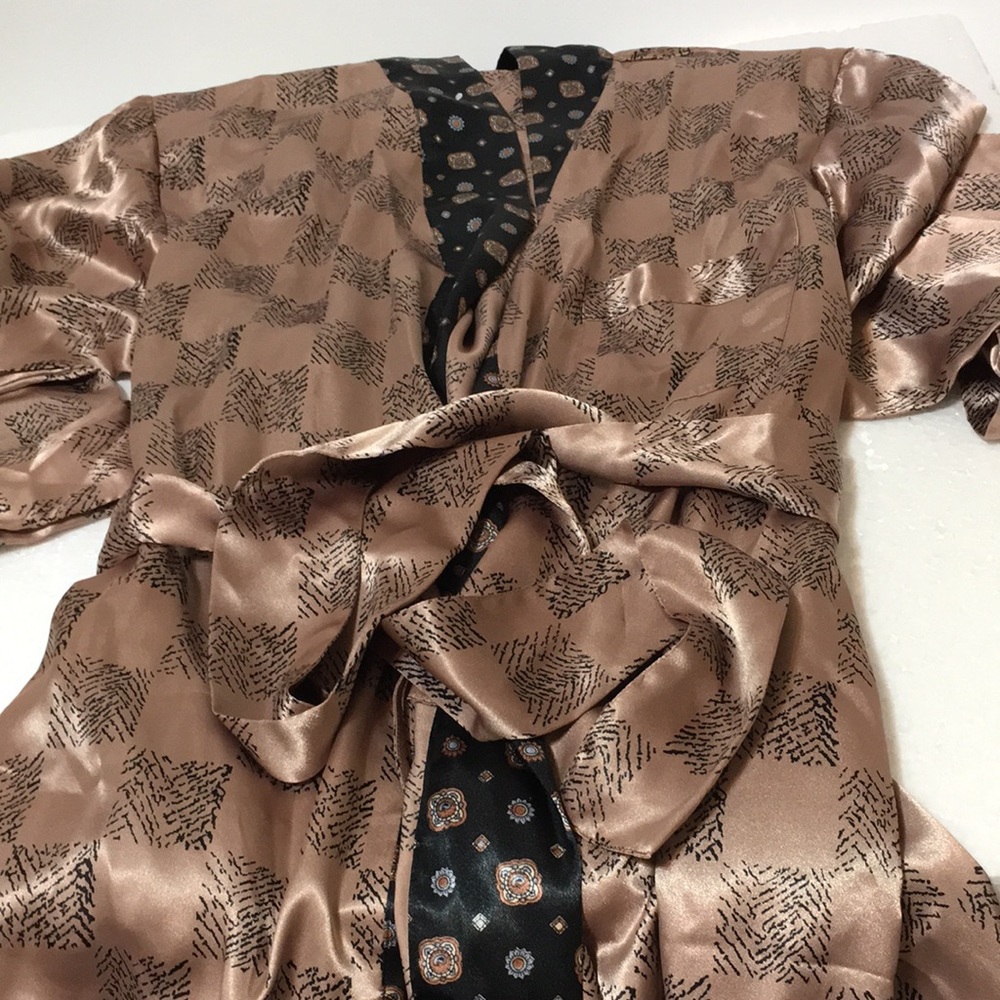 BODY DRAMA NWOT POLYESTER ROBE